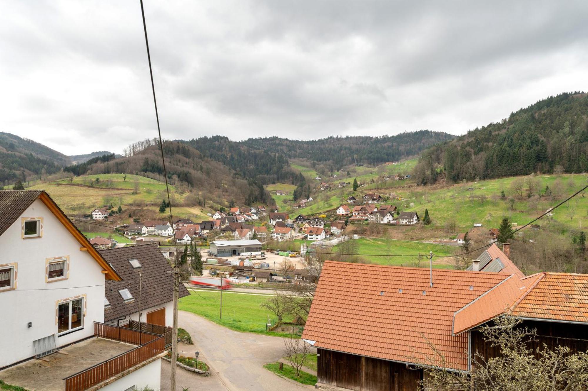Haus Am Schroffen Apartment Ottenhofen im Schwarzwald Exterior photo